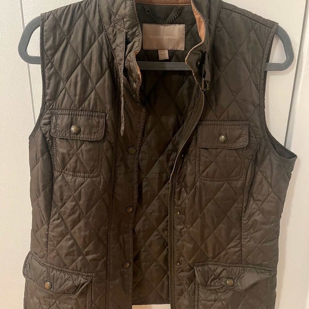 Banana Republic Quilted Vest in Dark Green